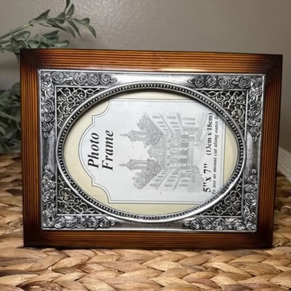 Ornate Oval 5x7 Photo Frame Faux Wood Silver Rose Floral Filigree Glass Vintage